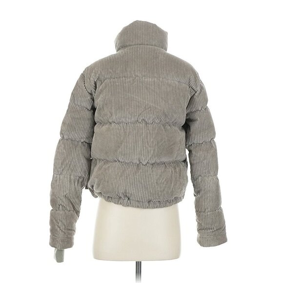 NWOT Aritzia The Super Puff Shorty in Stone Grey, Size XXS, $278 - Picture 3 of 8